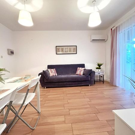 Central 2 Bedroom Apt Terrace And Pool Aya Napa Dış mekan fotoğraf
